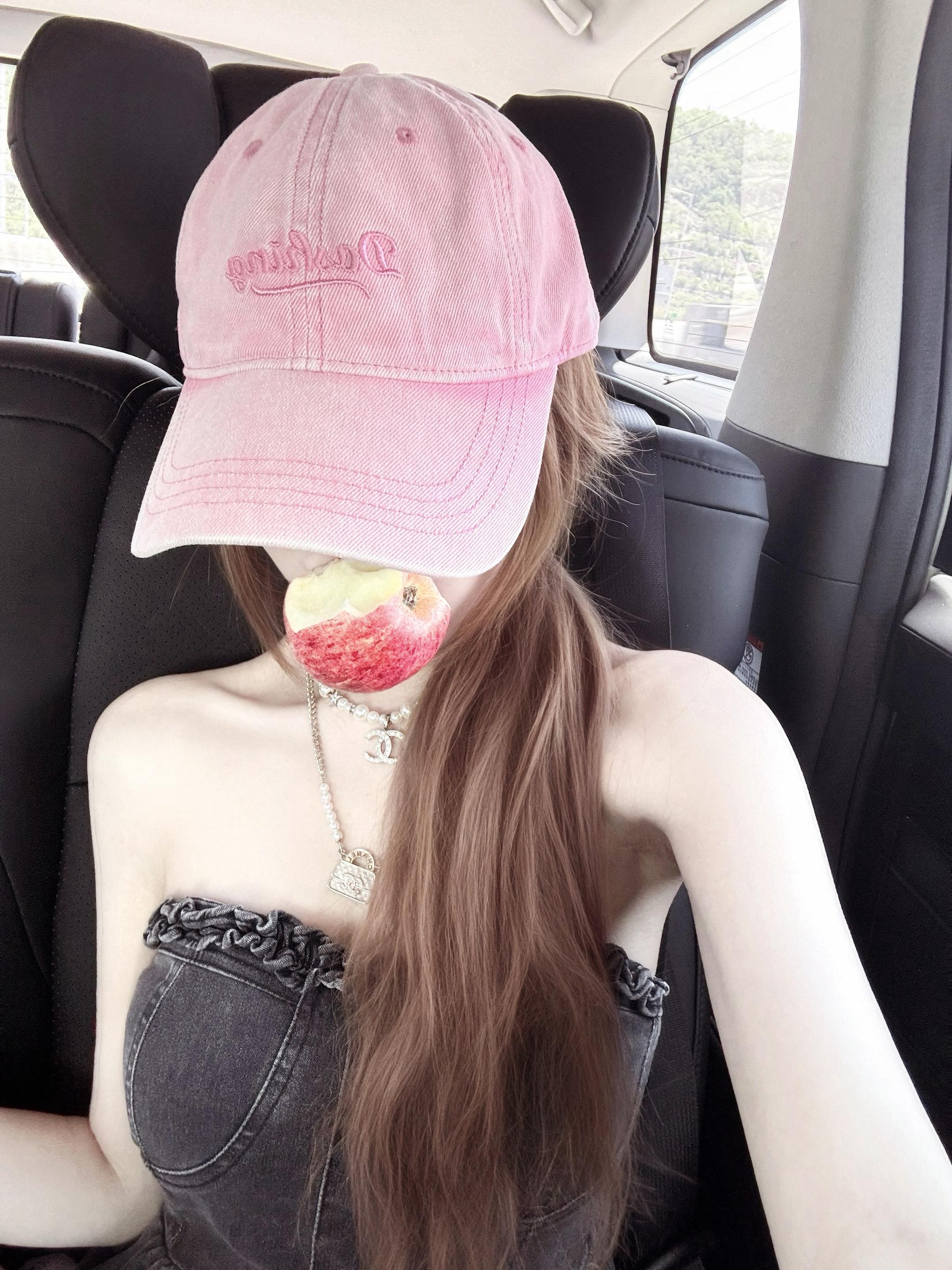 痛是后知后觉的 就像分开那天 你只是觉得你自由了