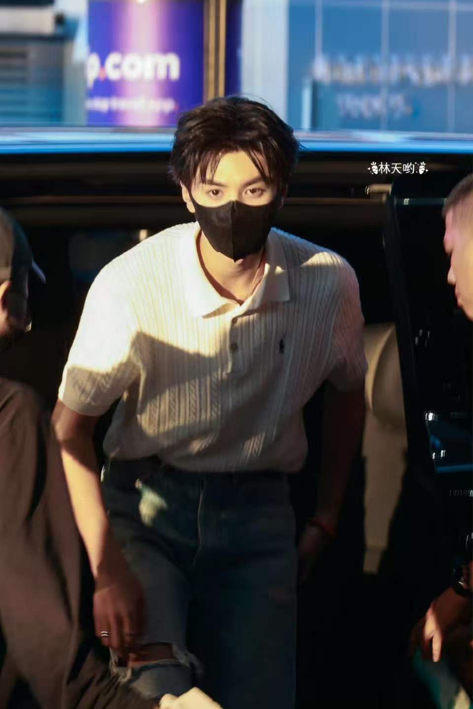 陈哲远出发泰国青春男大陈哲远出发泰国造型陈哲远出发泰国青春男大，不错不错，