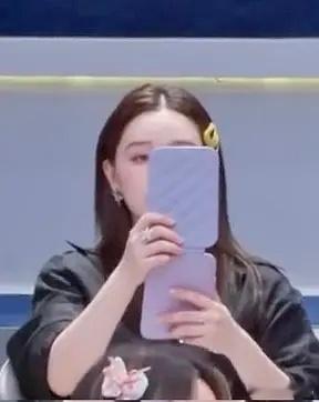 清子这个鼻头痣是天生的吗？好像有的时候会盖住 
