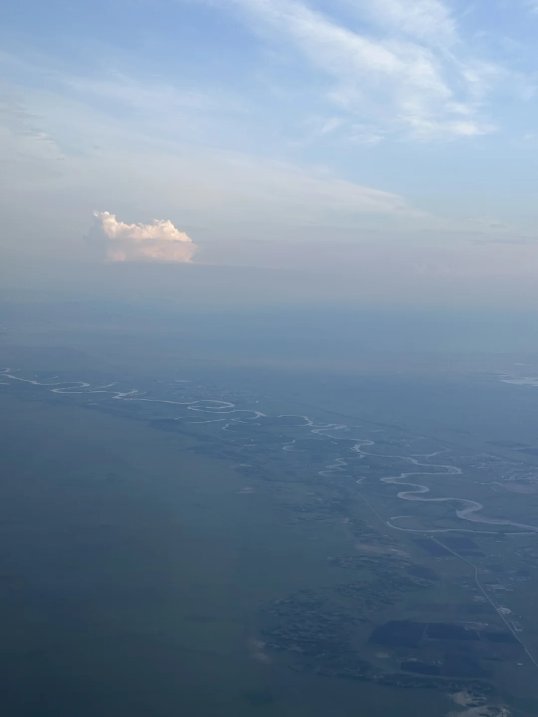 感谢机场工作人员在飞机上看到了莫日格勒河