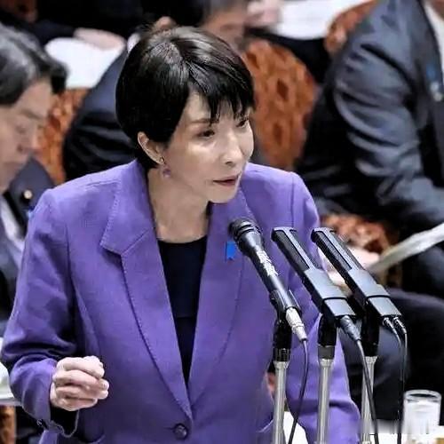 一、历史与现实的矛盾性 作为全球唯一遭受核打击的国家，日本社会长期存在