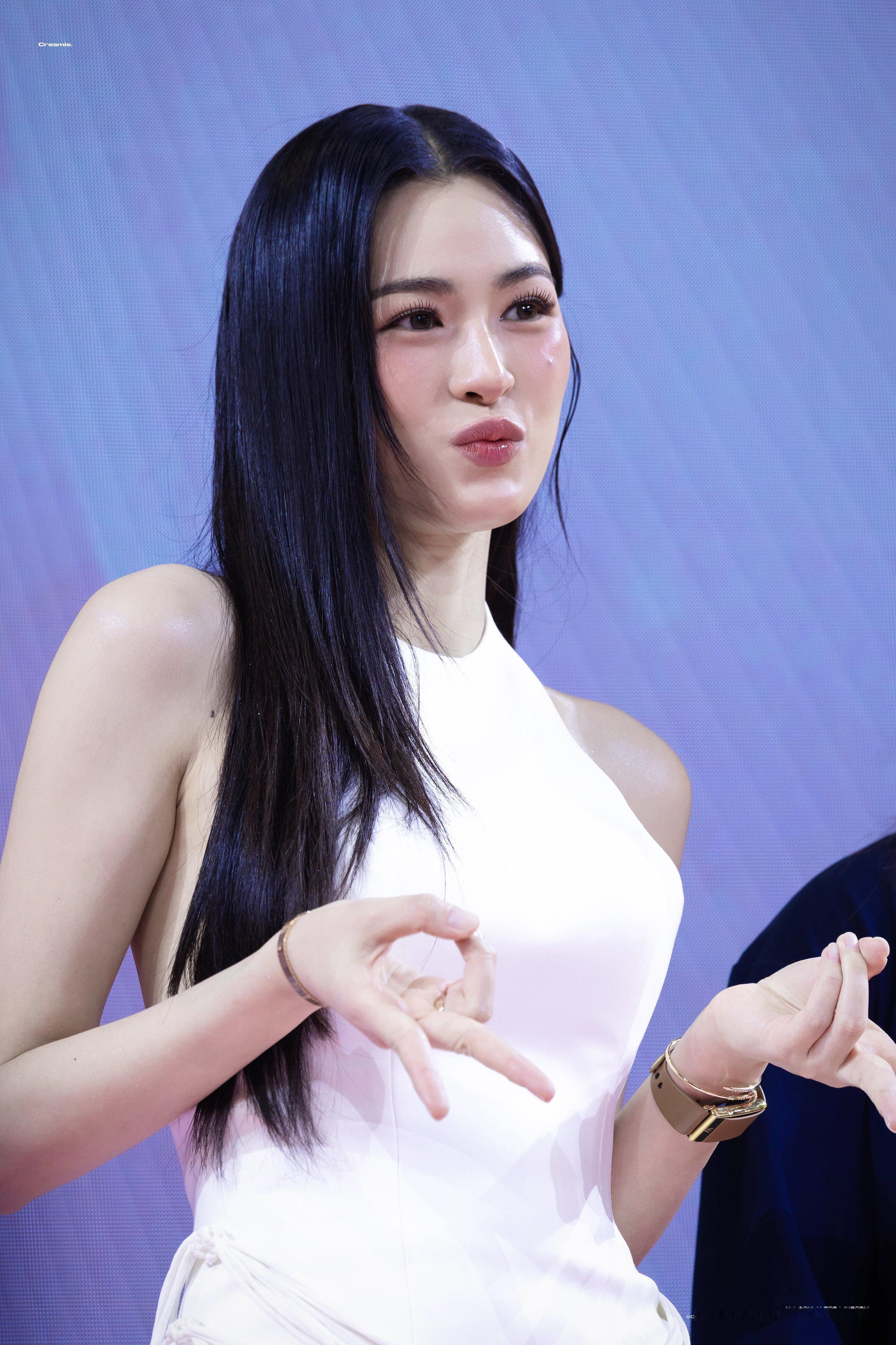 每天都在刷新心动上限💗©logo邝玲玲优色林东南亚代言人 ·邝玲玲calvin
