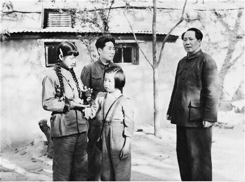 “朱德同志是你叫的？”1946年，毛岸英兴冲冲地跑进毛主席的办公室，炫耀自己早上