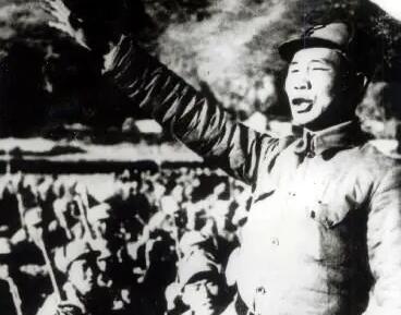 1938年8月，八路军晋察冀第五支队司令员赵侗秘密脱离了队伍，去了重庆，酿成轩然