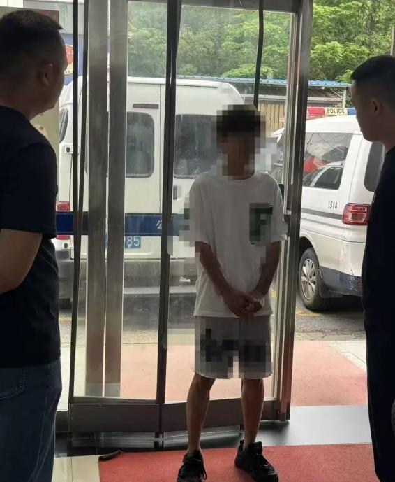 离谱至极！武汉一名三十多岁男子追求 15 岁少女遭拒，竟转头去追求女孩母亲，被拒