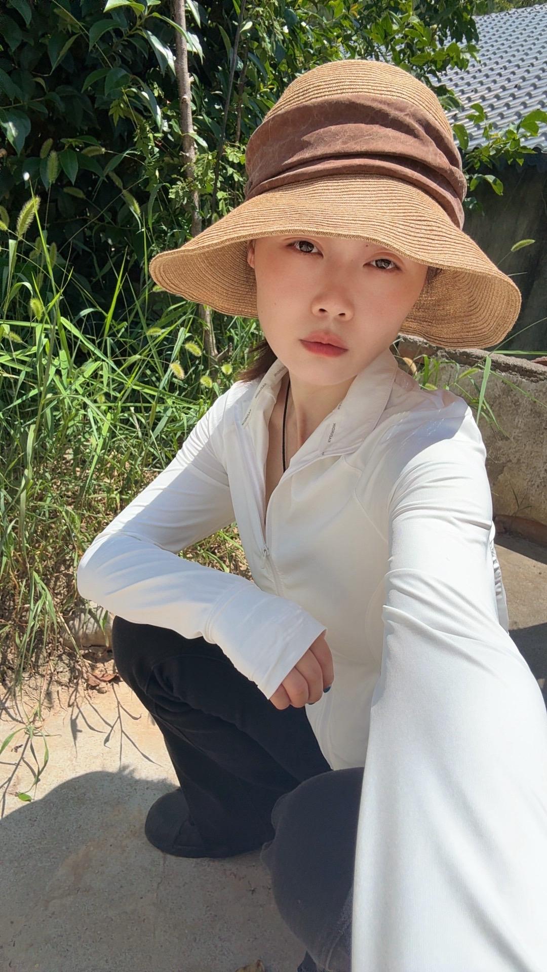 在我们甘肃，把屎都要戴草帽，算了，跟你们城里人说了你们也不会懂