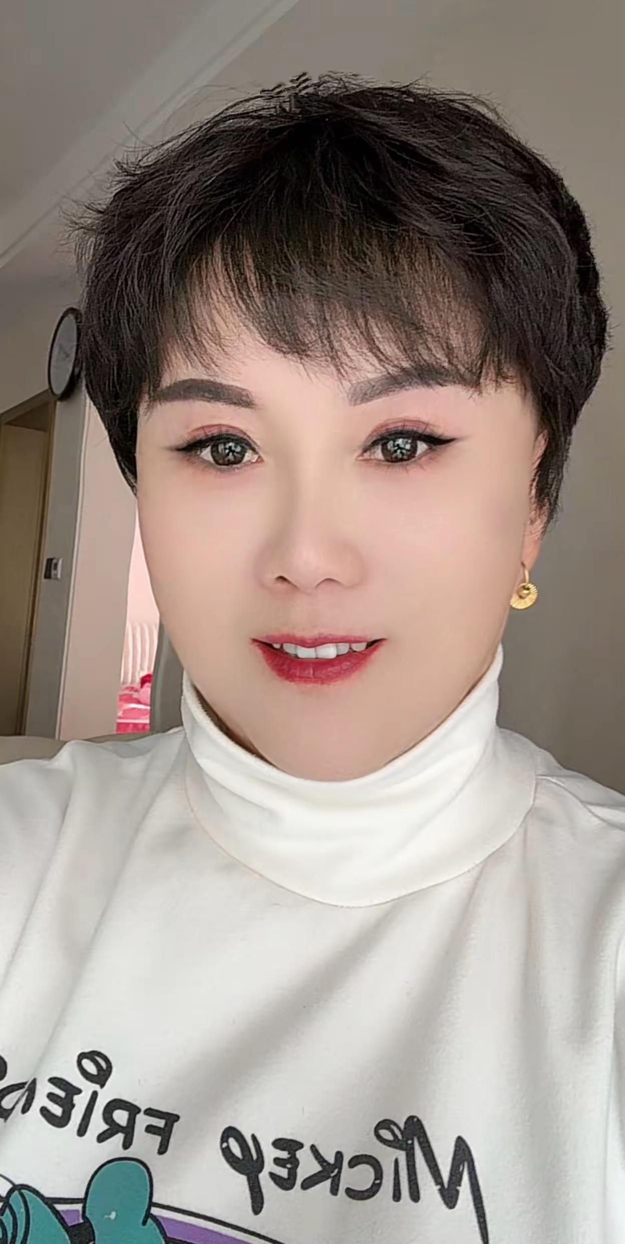 爱美之心无关年龄，愿年华岁月，女神节快乐🎉🌹❤️