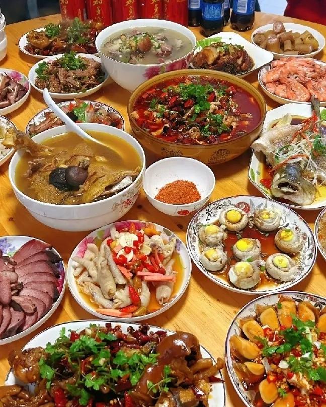 回娘家，老公只讨好嫂子，每次嫂子厨房做饭，他都主动去给她打下手，和她有说有笑，两