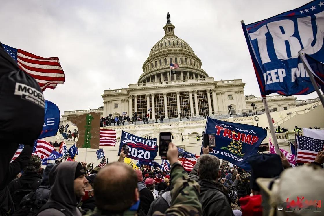 特朗普22次宣布国家紧急状态直接刷爆纪录，比克林顿8年的17次还猛，这操作看着离