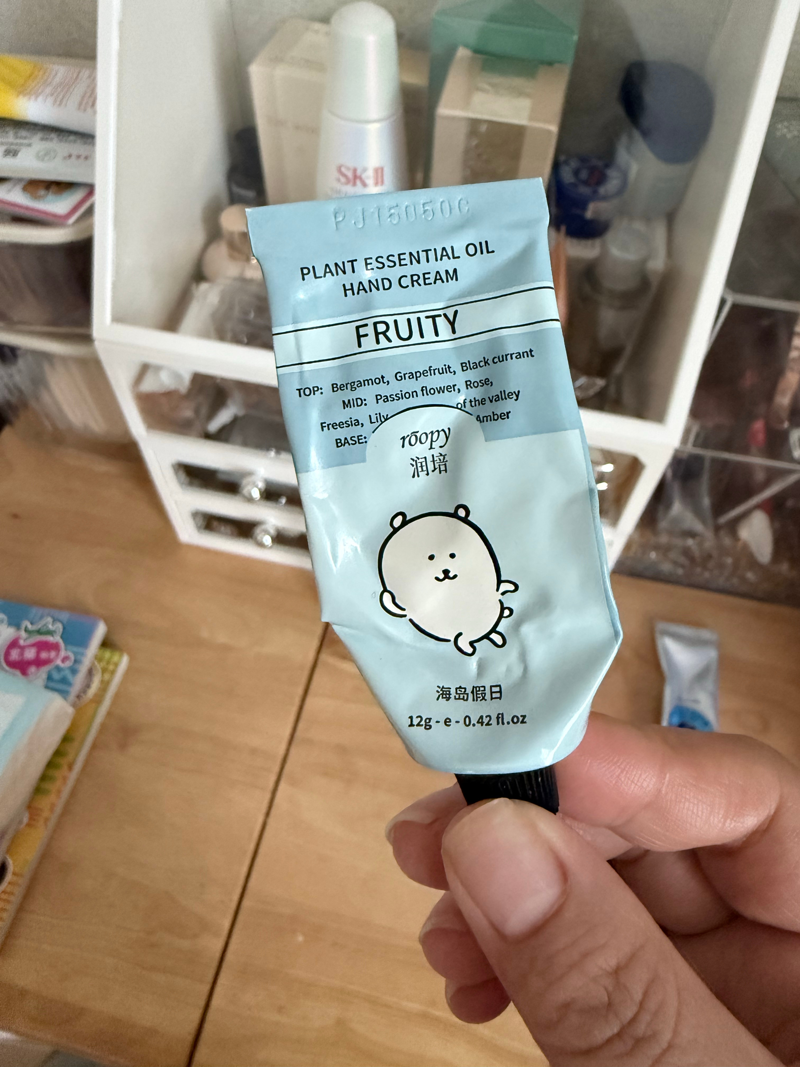 润培的这个海岛假日护手霜味道很好闻。就目前来说后续没有拔干，维持度也还可以。柱柱