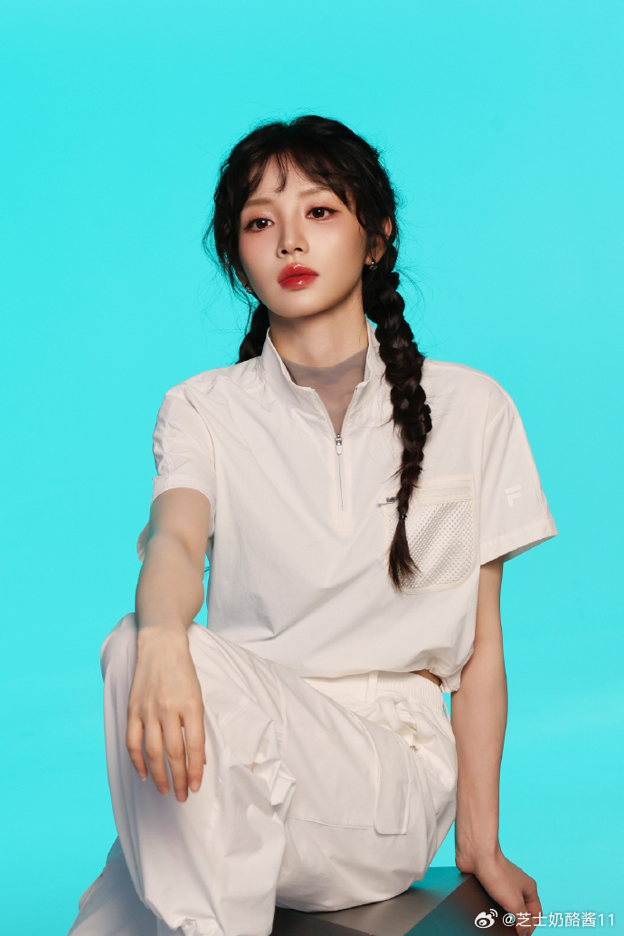 田曦薇和双麻花辫的适配度  田曦薇和双麻花辫的适配度也太绝了吧！完全盐系vv来的