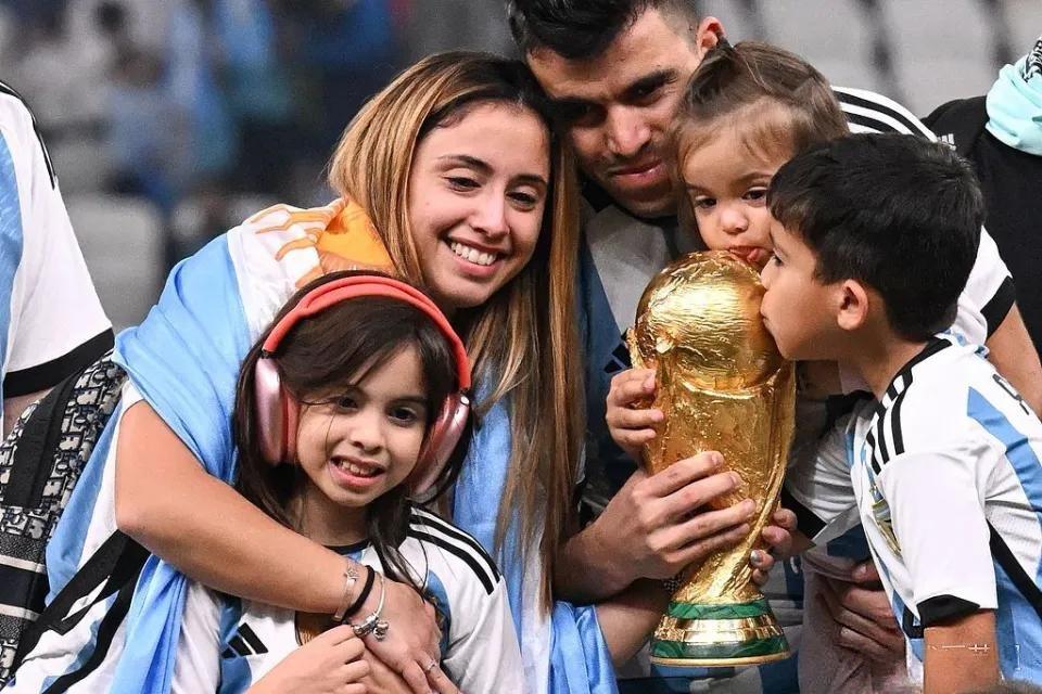 【阿库尼亚渴望征战2026美加墨世界杯，落选意外程度极高】阿库尼亚是2022世界