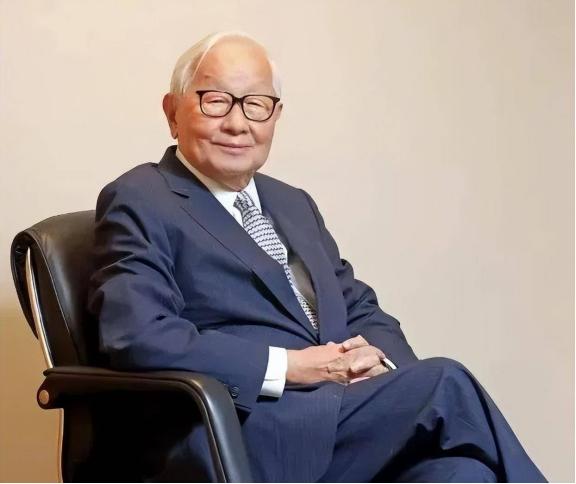 台积电创始人张忠谋，受访时再次语出惊人：“我真的认为，我的国家——美国，仍然是世
