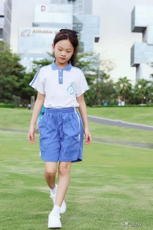 全网刷屏！深圳校服凭啥让全国网友集体“酸”了？真相太意外！

开学季，当各地学生