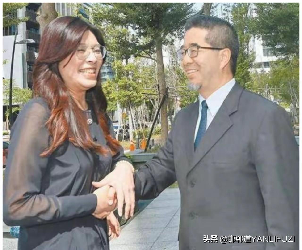 郑丽文怒呛:与萧旭岑切割，是那个“贼人”所为！我挺萧旭岑到底。
郑丽文这波力挺萧