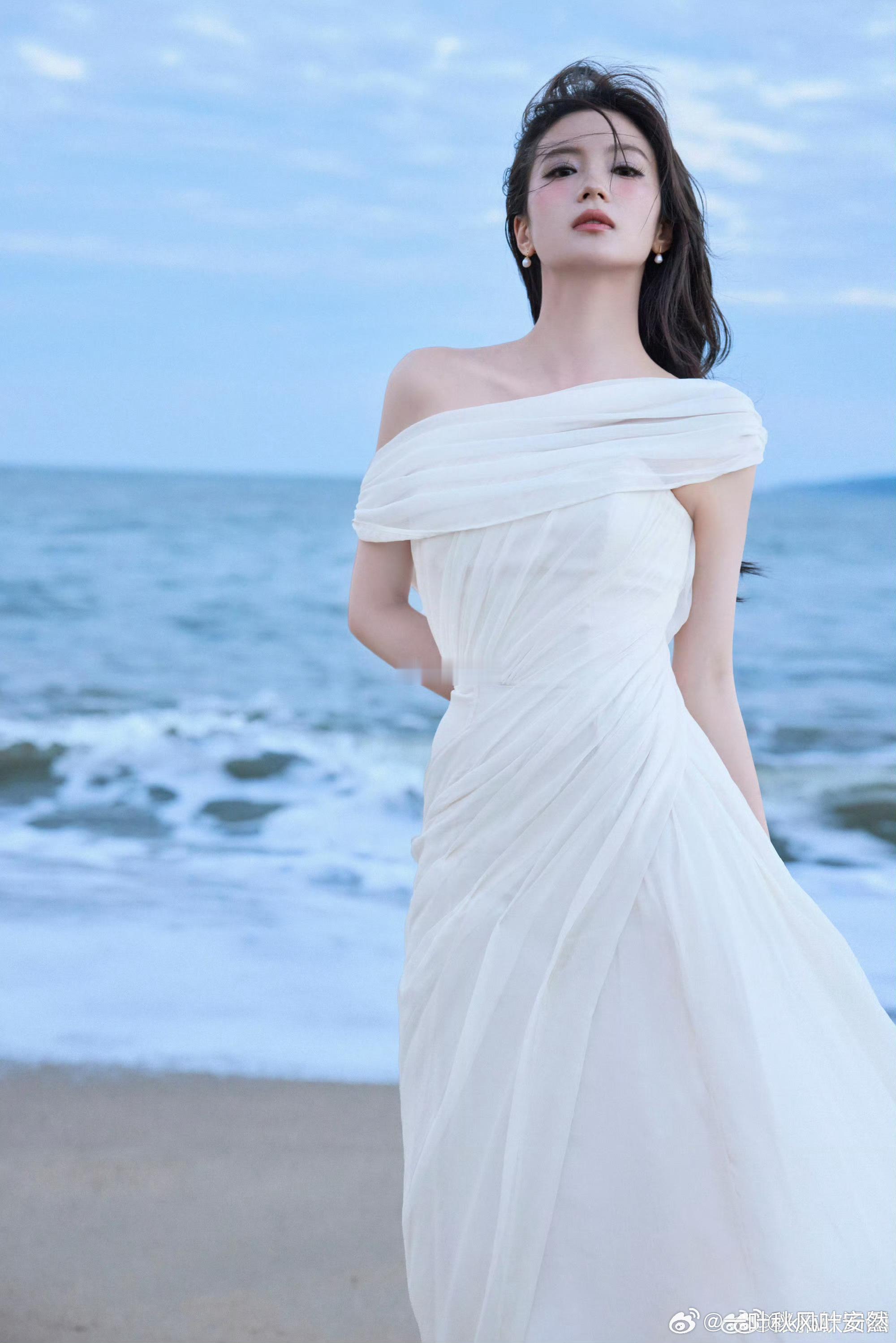 张雅钦高智感溢出屏幕了 张雅钦的高智感不是演出来的，是骨子里带出来的，优雅温柔又