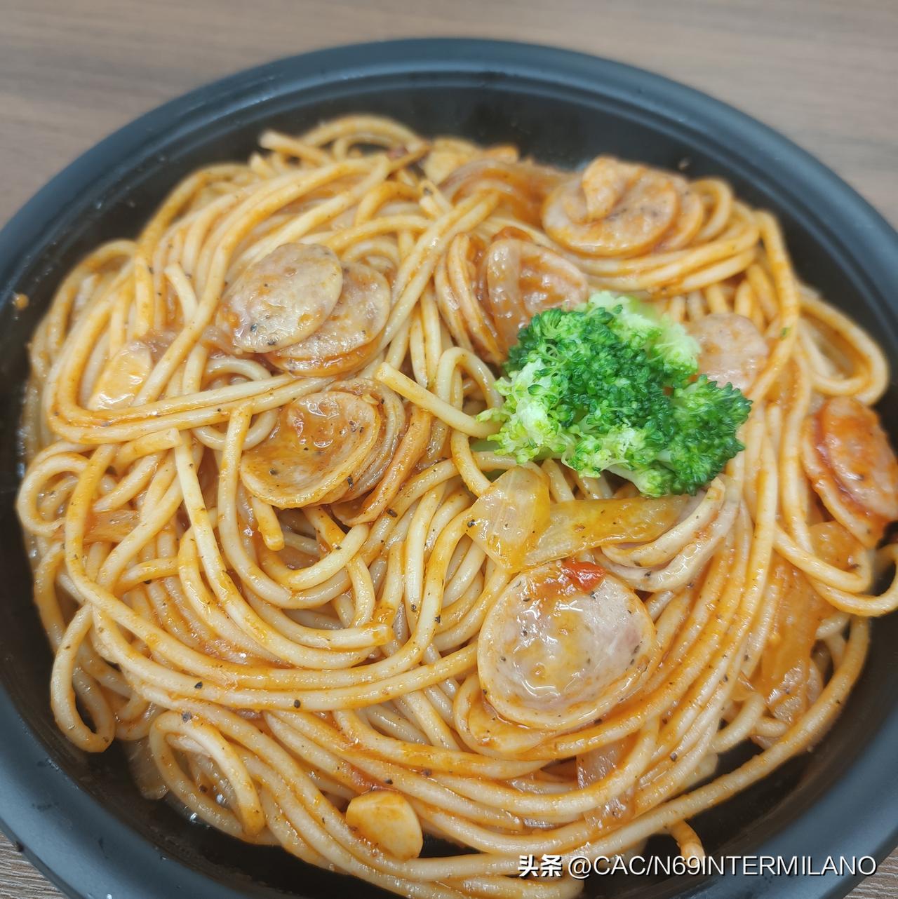 隔壁你该问问自己为什么
只能在联赛苟延残喘不思进取？

南方球队你该问问自己为什