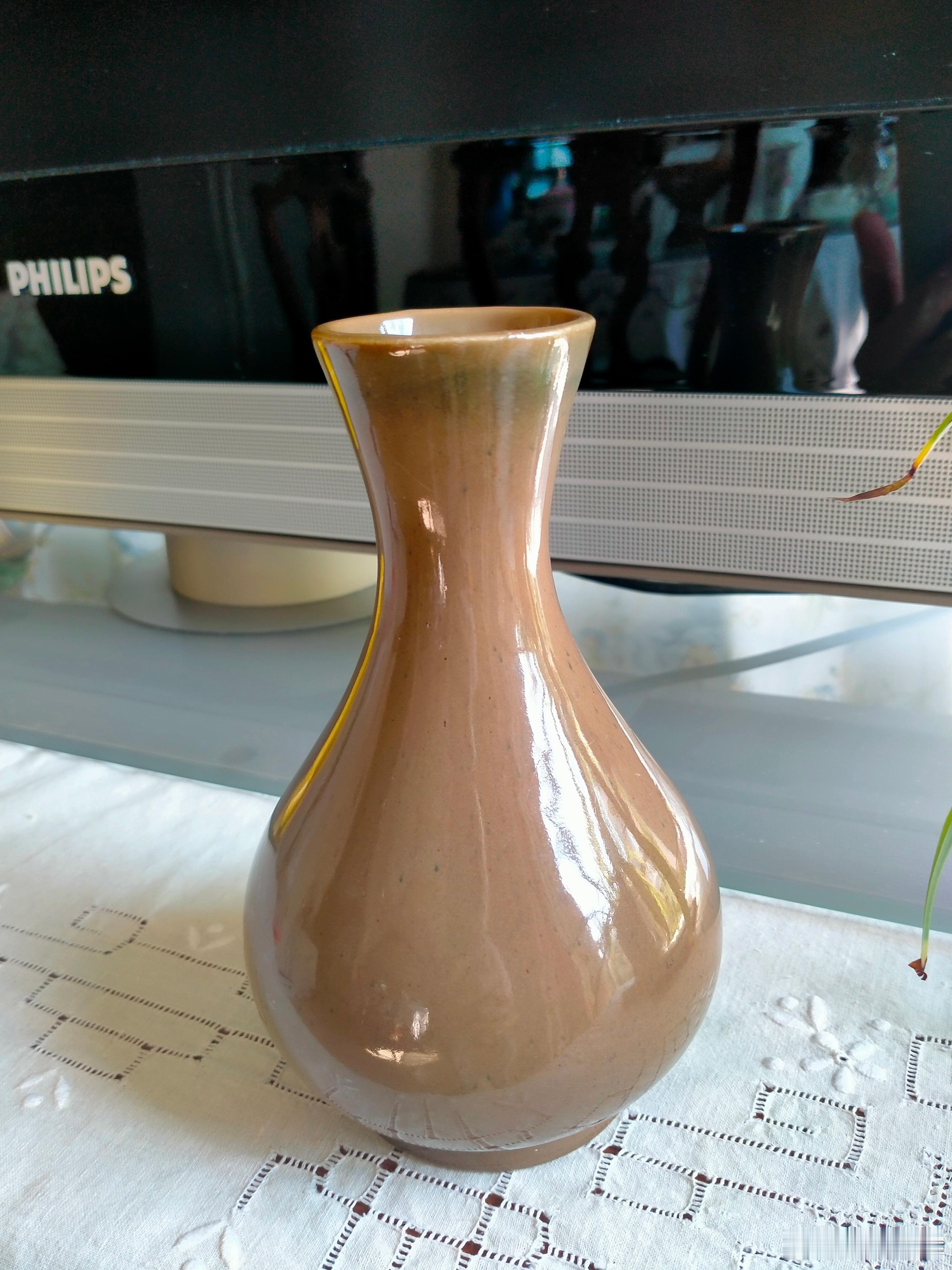 每周鉴赏收藏精品之唐代越窑玉壶春瓶        玉壶春瓶可能是中国古代地位仅次