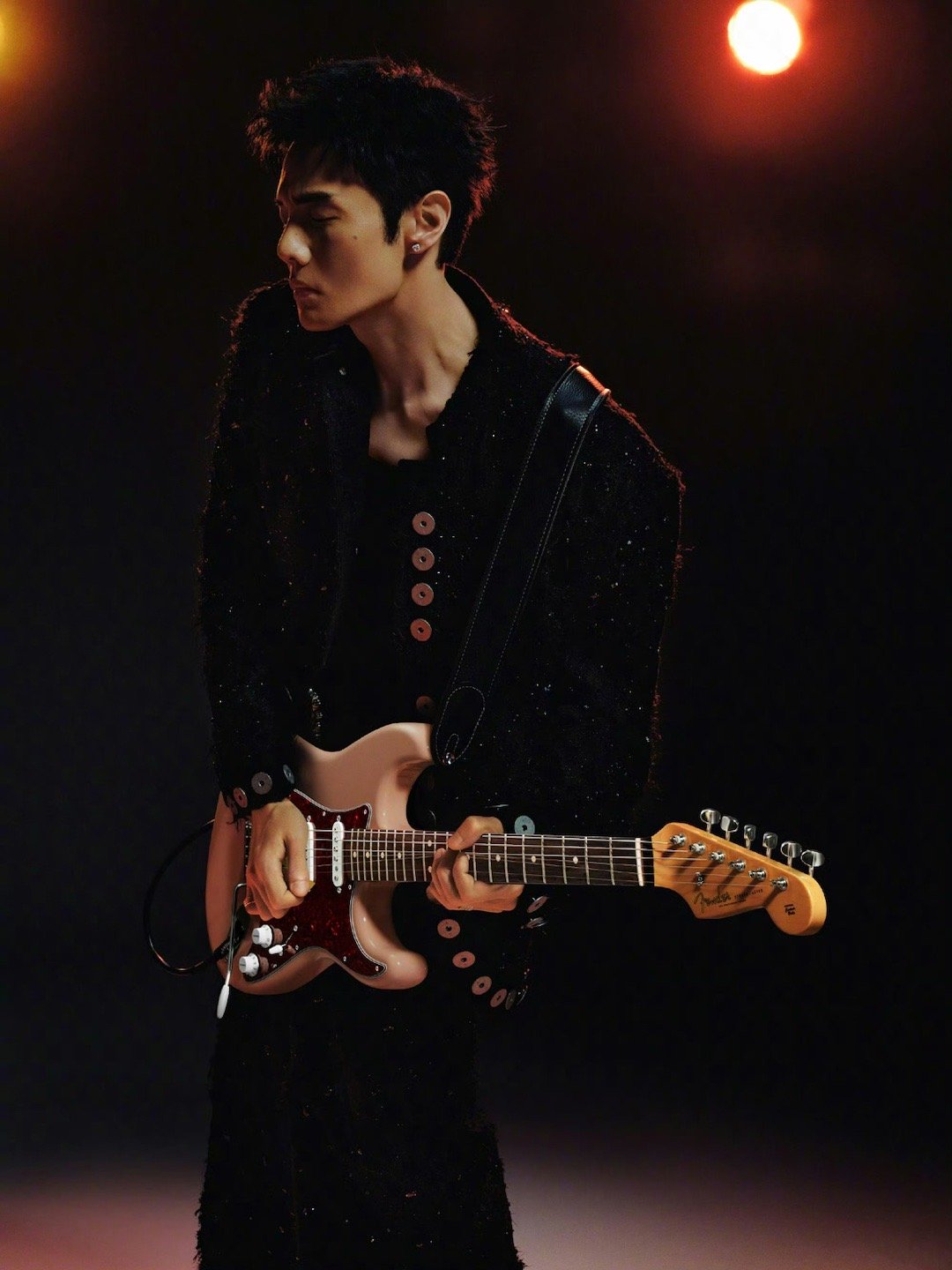 李荣浩怎么瘦成这样了 这变化，谁看了不说一句“瑞斯拜”！李荣浩用“早睡比运动管用