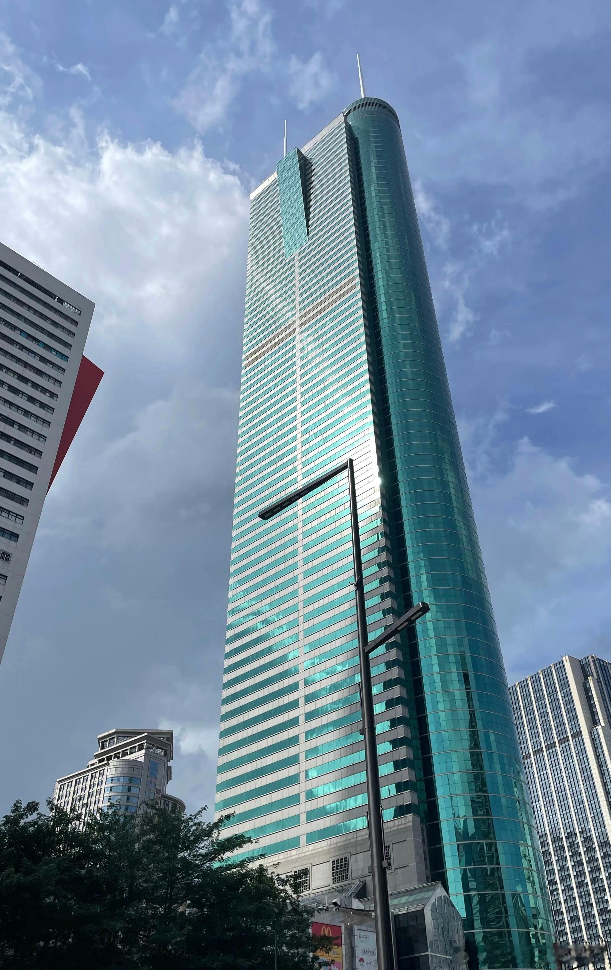 做投资，看不懂技术演化的底层逻辑，很容易错过时代的大贝塔。技术不只是实验室里的论