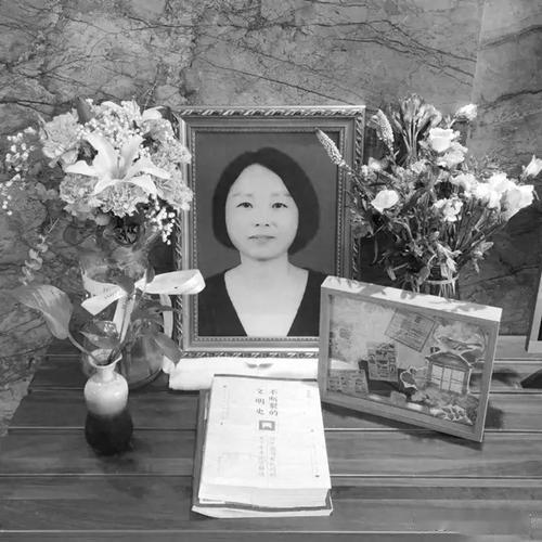 32岁女老师突发脑梗去世的消息令人惋惜，也再次敲响中青年健康警钟。她生前工作繁忙