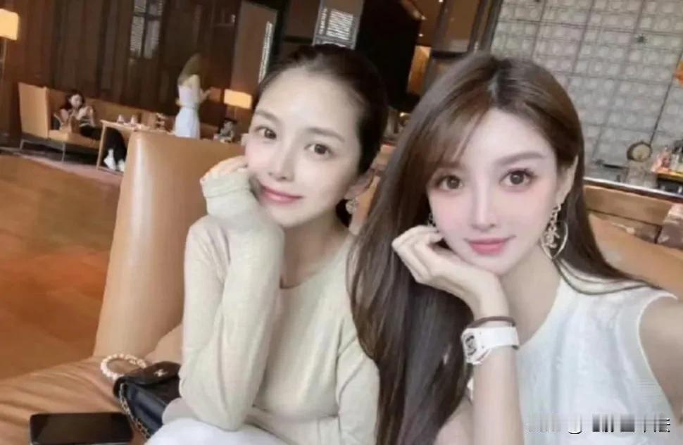 杜淳老婆王灿，太尴尬了！

9月28日，王灿突然冲上热搜，原因是她发文回应传闻，