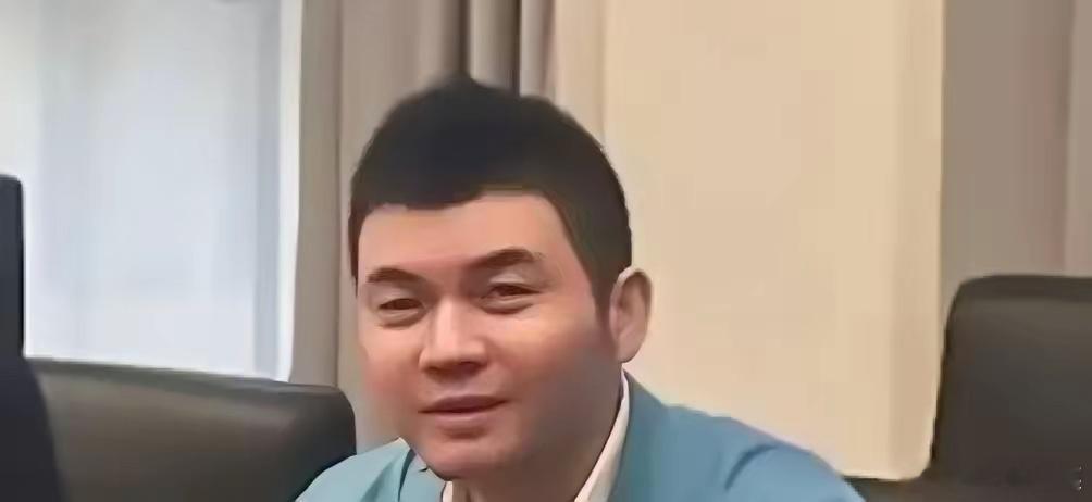 人被日本送去美国，FBI一接手，后面的戏就不是小打小闹了。这个胡小伟，名字一堆，