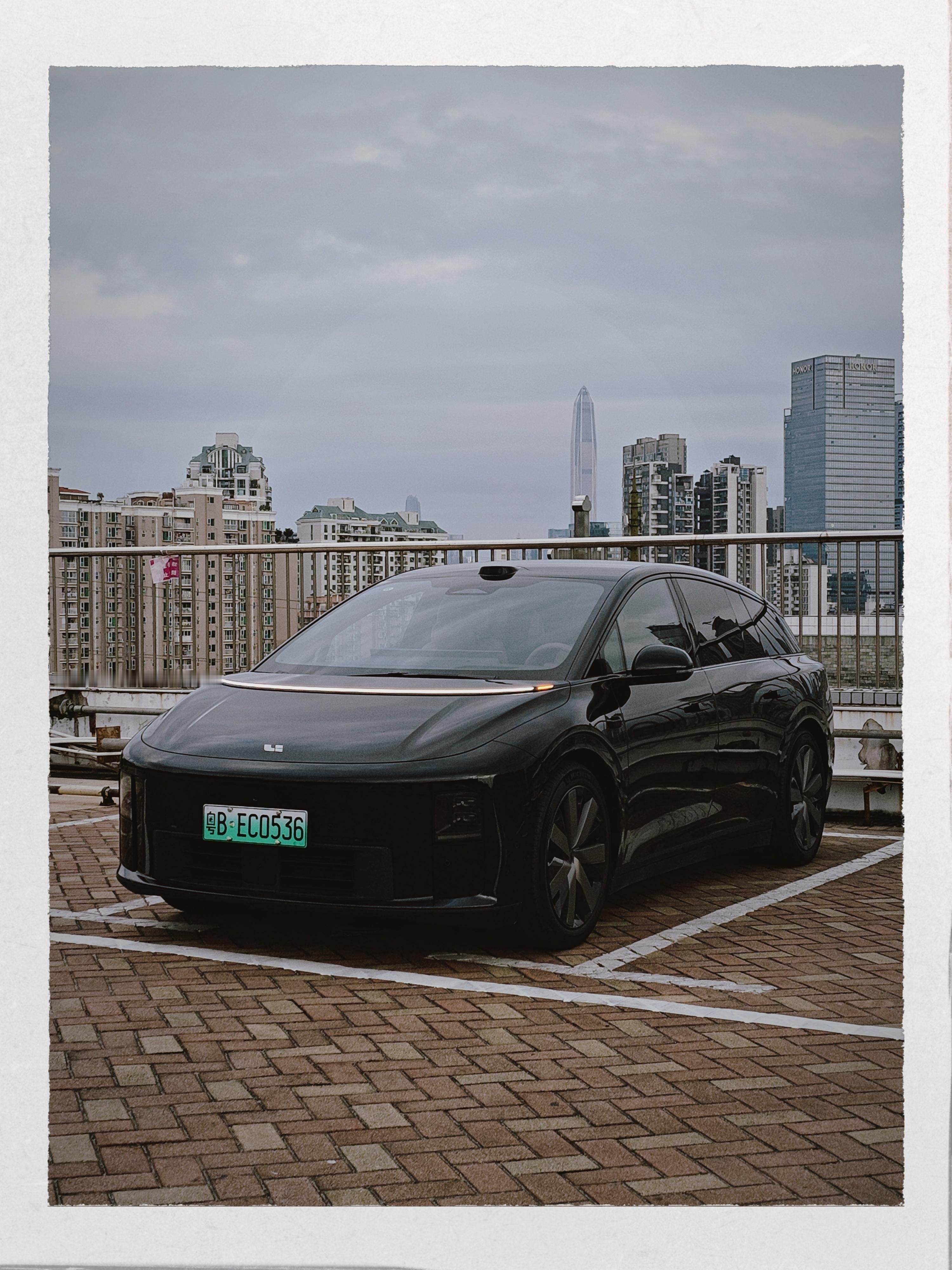 理想汽车1月份交付27668辆i6的交付上来后应该是能带来不少增量的，这车除了驾