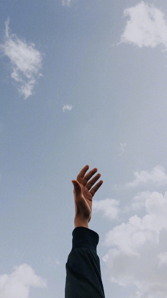 “我不希望有人喜欢我是因为我的好，我希望有人看到我所有的不好，依旧喜欢我。” 