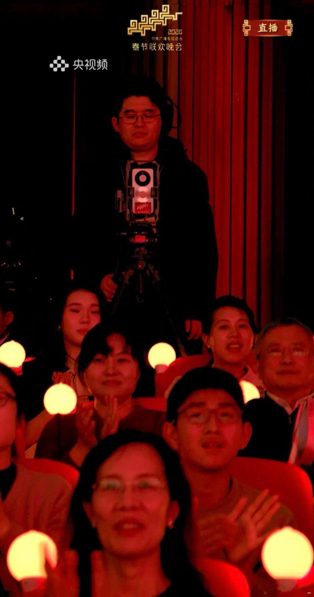 总台使用Mate80竖屏直播春晚 春晚史上首次！华为Mate80 Pro Max