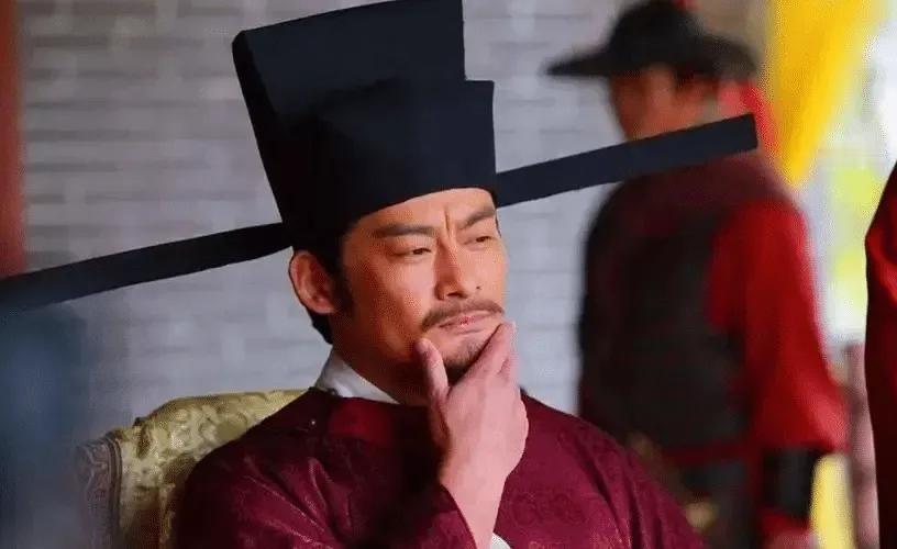 在古代，官和吏有什么区别？
在古代，官和吏主要有以下几方面的区别：
 1,从身份