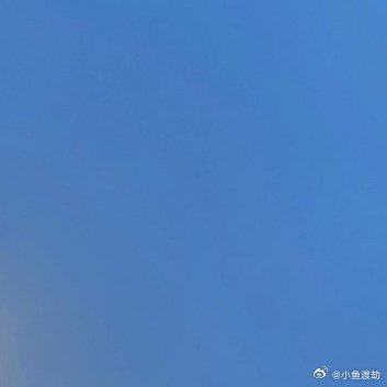 别美化独居，独居不会自动治愈你的内耗。网上很多文案鼓吹独居：一个人住，日子安静治