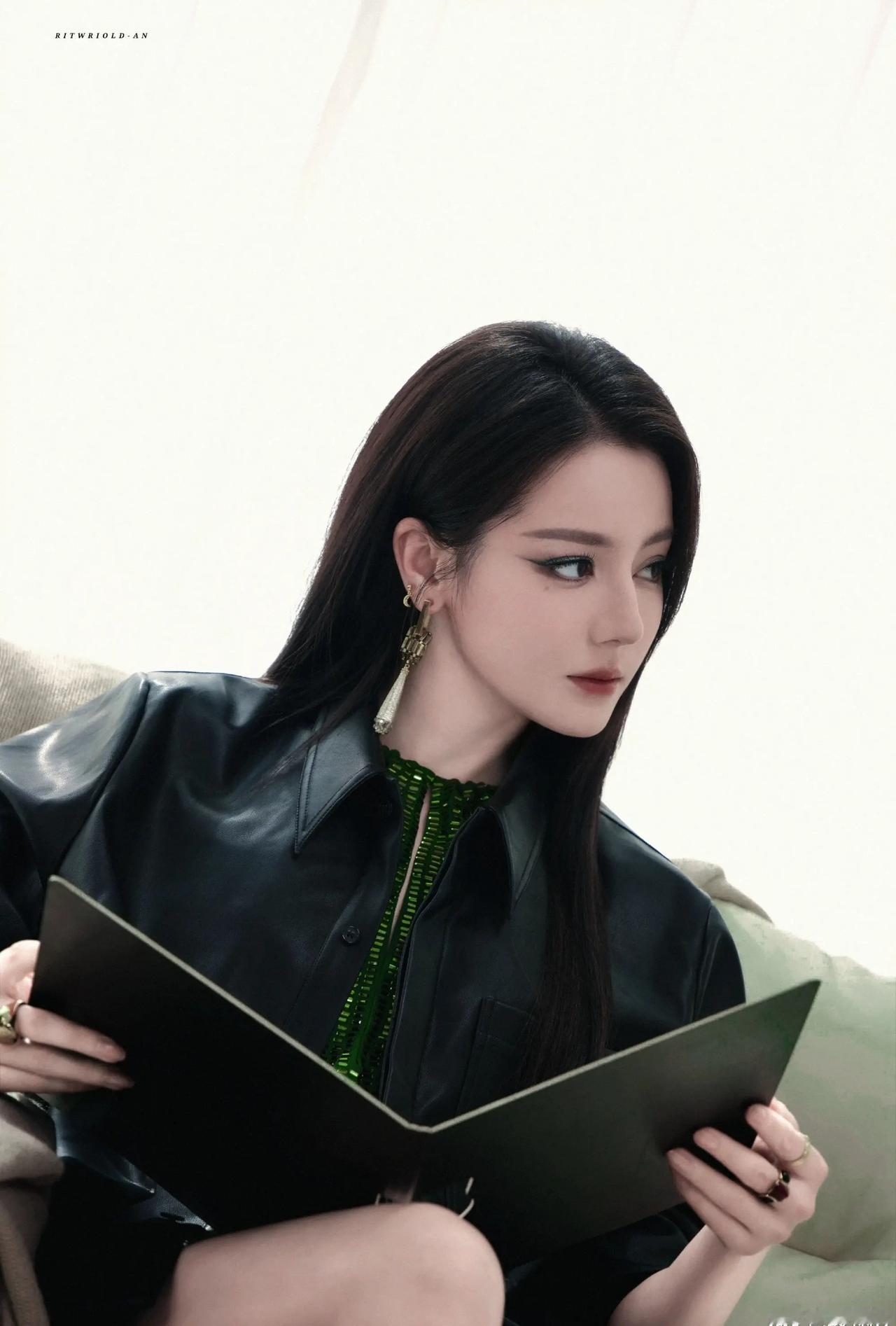 迪丽热巴超话迪丽热巴钰珑 dlrb迪丽热巴功夫女足 dlrb功夫女足票房破5亿