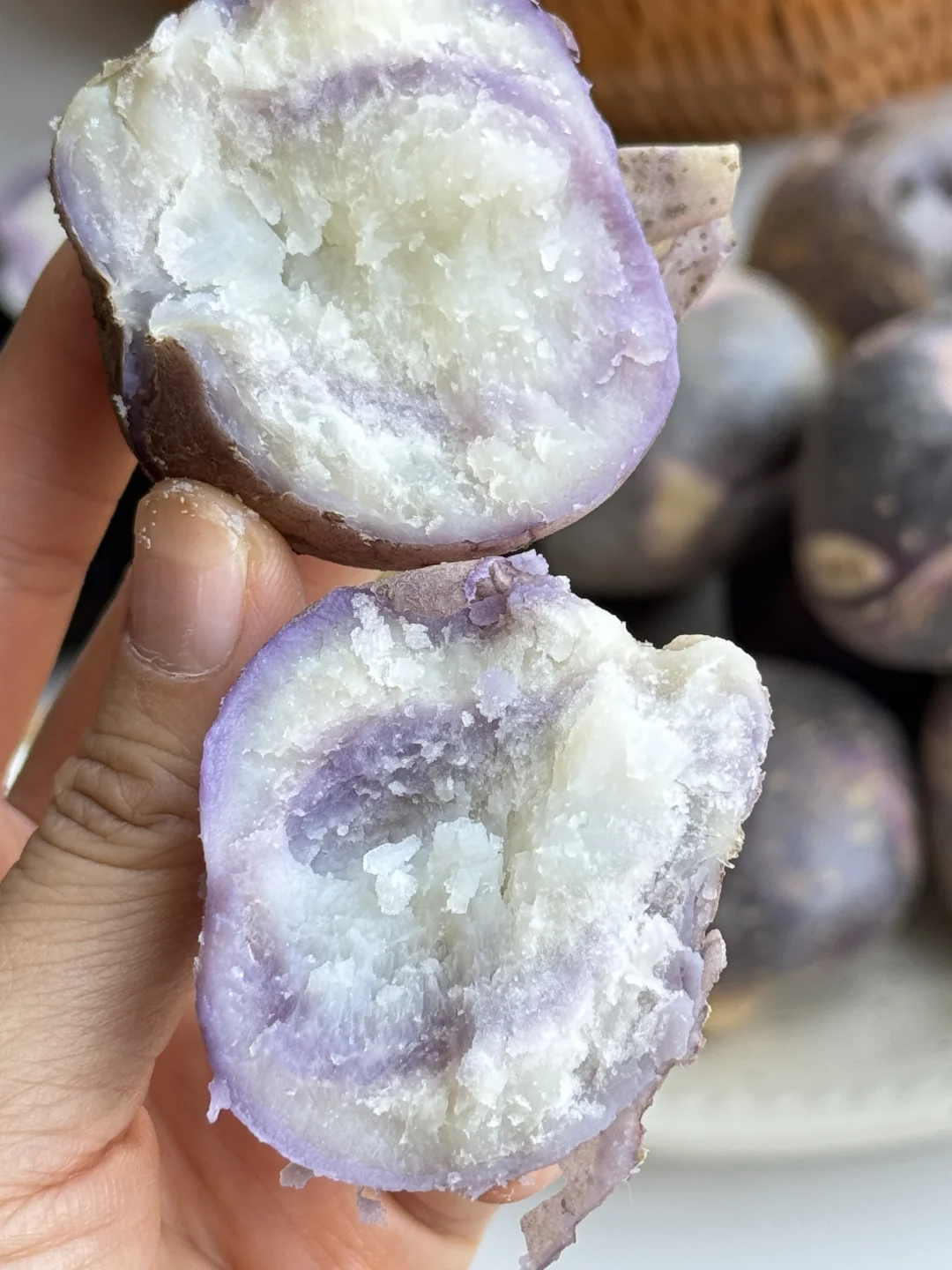 在外面真的买不到，大凉山的紫洋芋。