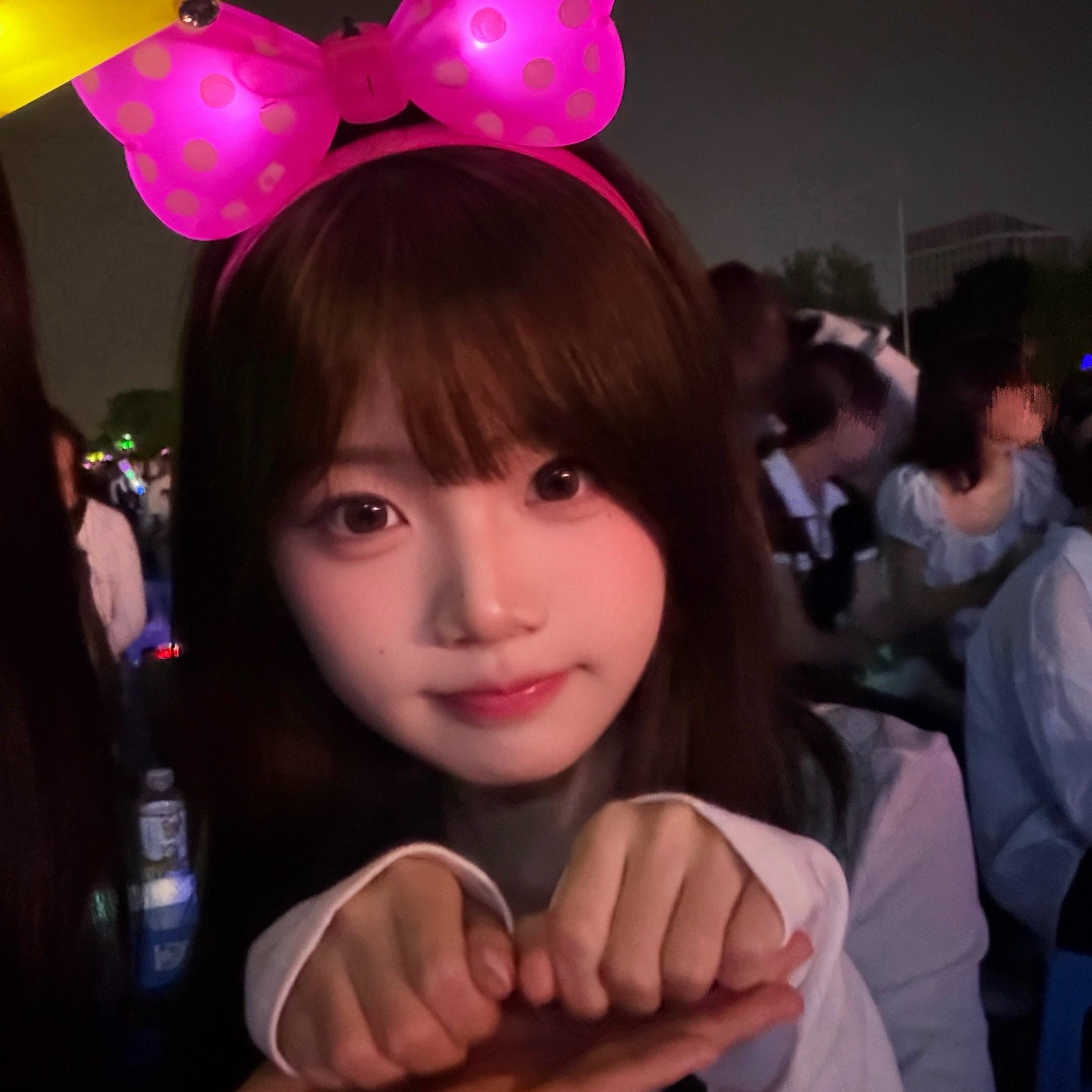 再听你十年少女心事我也才三十岁。最爱你