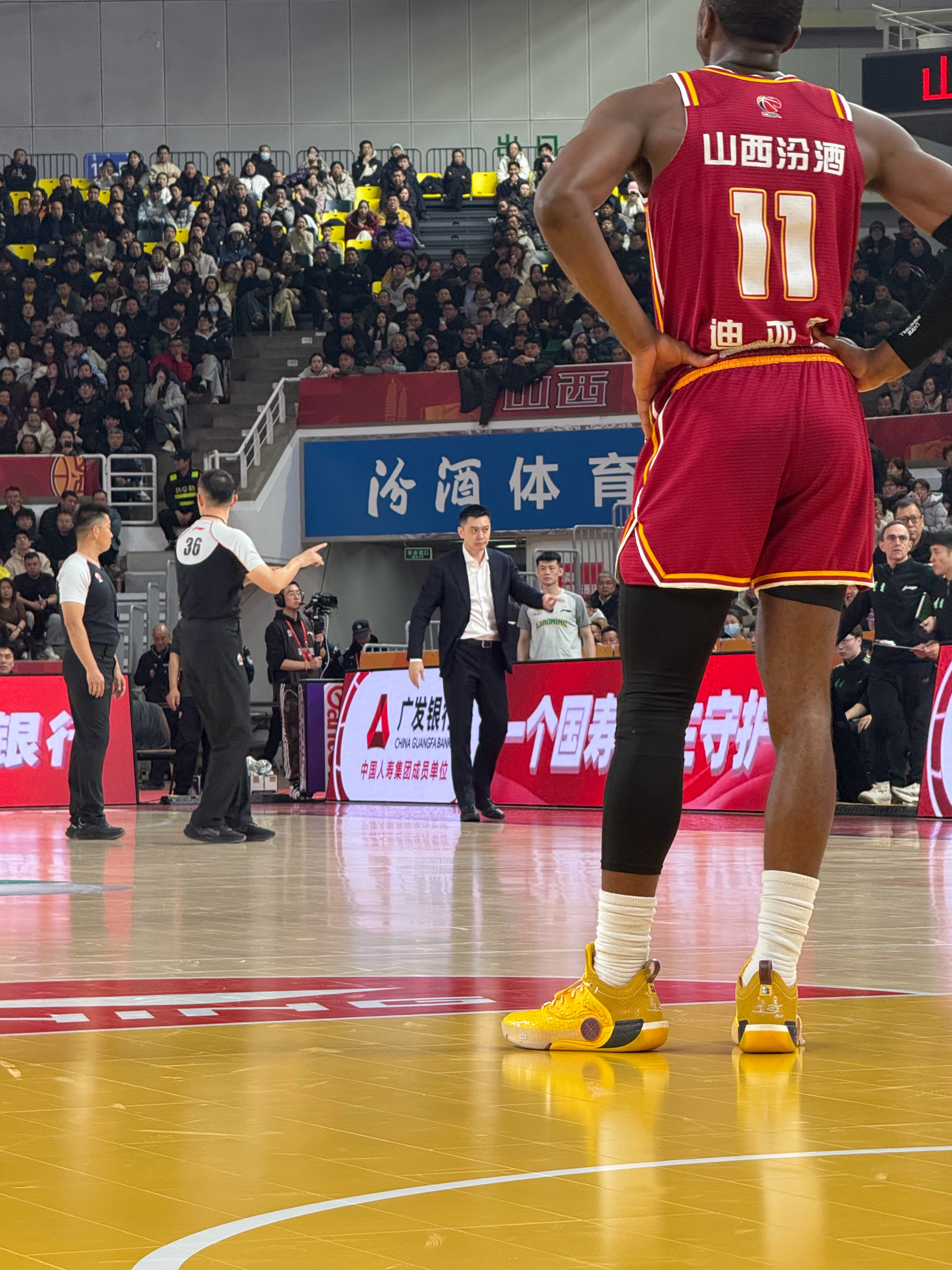 山西男篮vs辽宁男篮 杨导挑战成功，迪亚洛违体犯规！ 