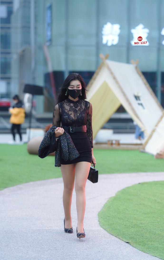 薄沙上衣  朦胧的小性感 街拍  时尚穿搭  时尚穿搭 薄透长袖穿搭 正常穿搭无