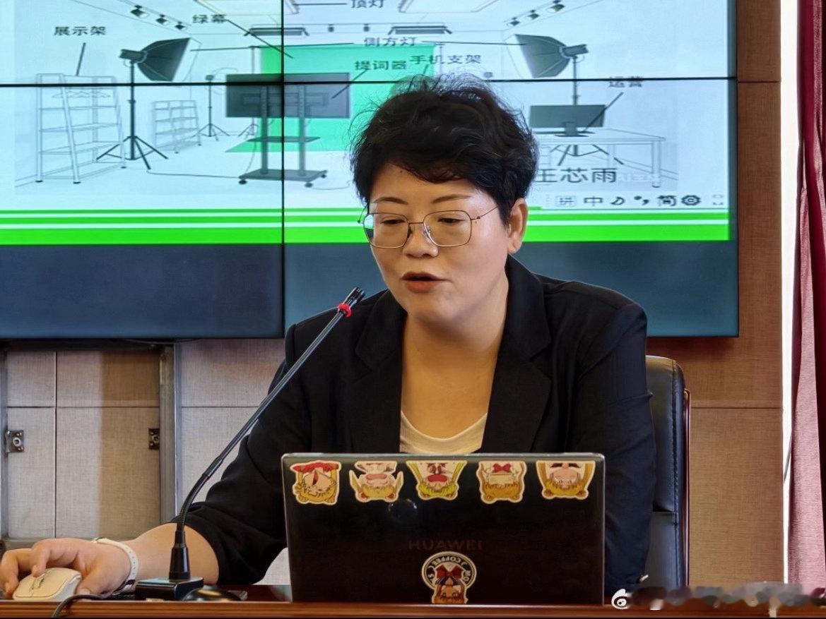台州巧用AI为工会骨干充电赋能三门县总工会组织企业工会主席集中培训，工匠讲授AI