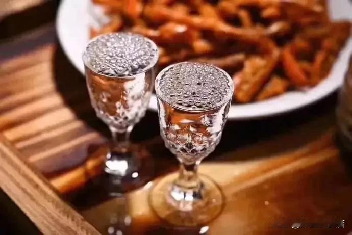 #酒的最大魅力是什么?#
酒的最大魅力在于它的多面性，不同的人可能会从不同的角度