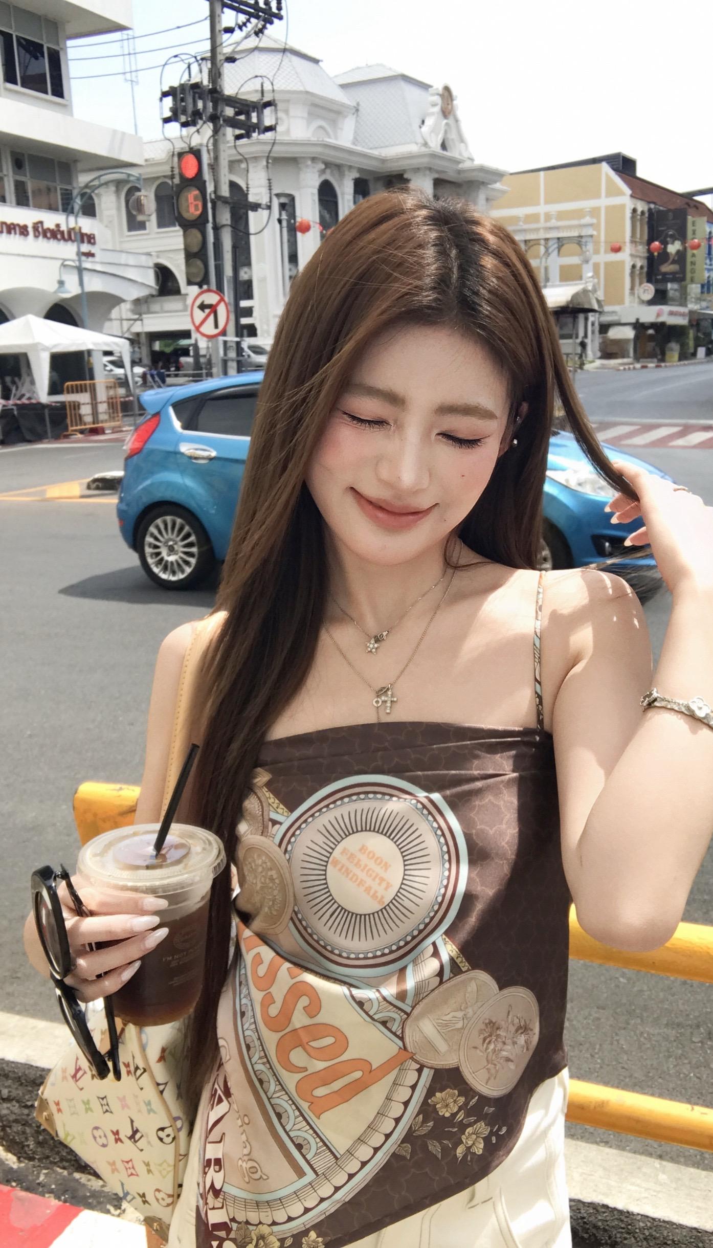 比起美照 我更喜欢阳光明媚的生命力。