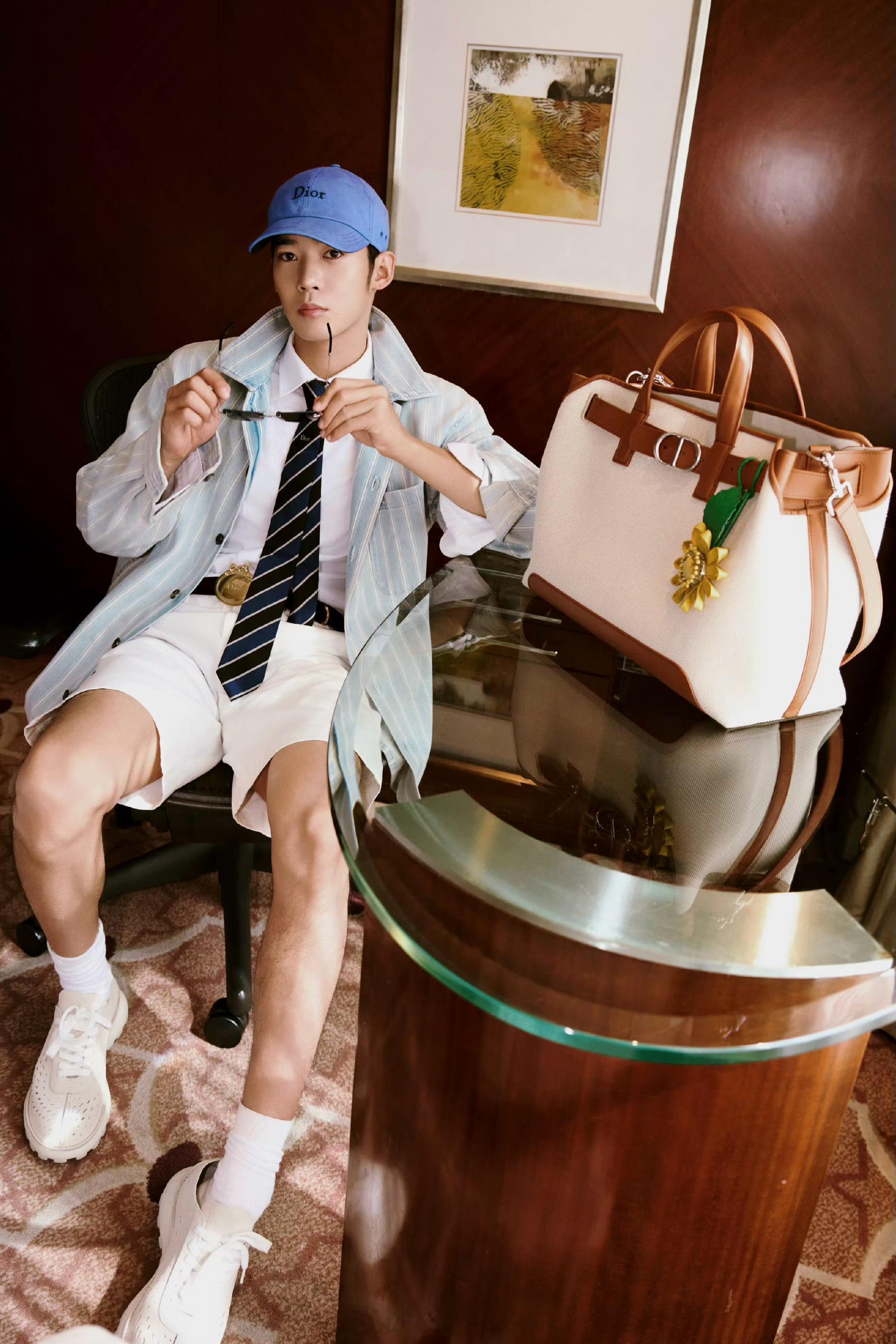 MOK_StarStyle 邓为、于适出发巴黎男装周✈️邓为、于适即将受邀出席 
