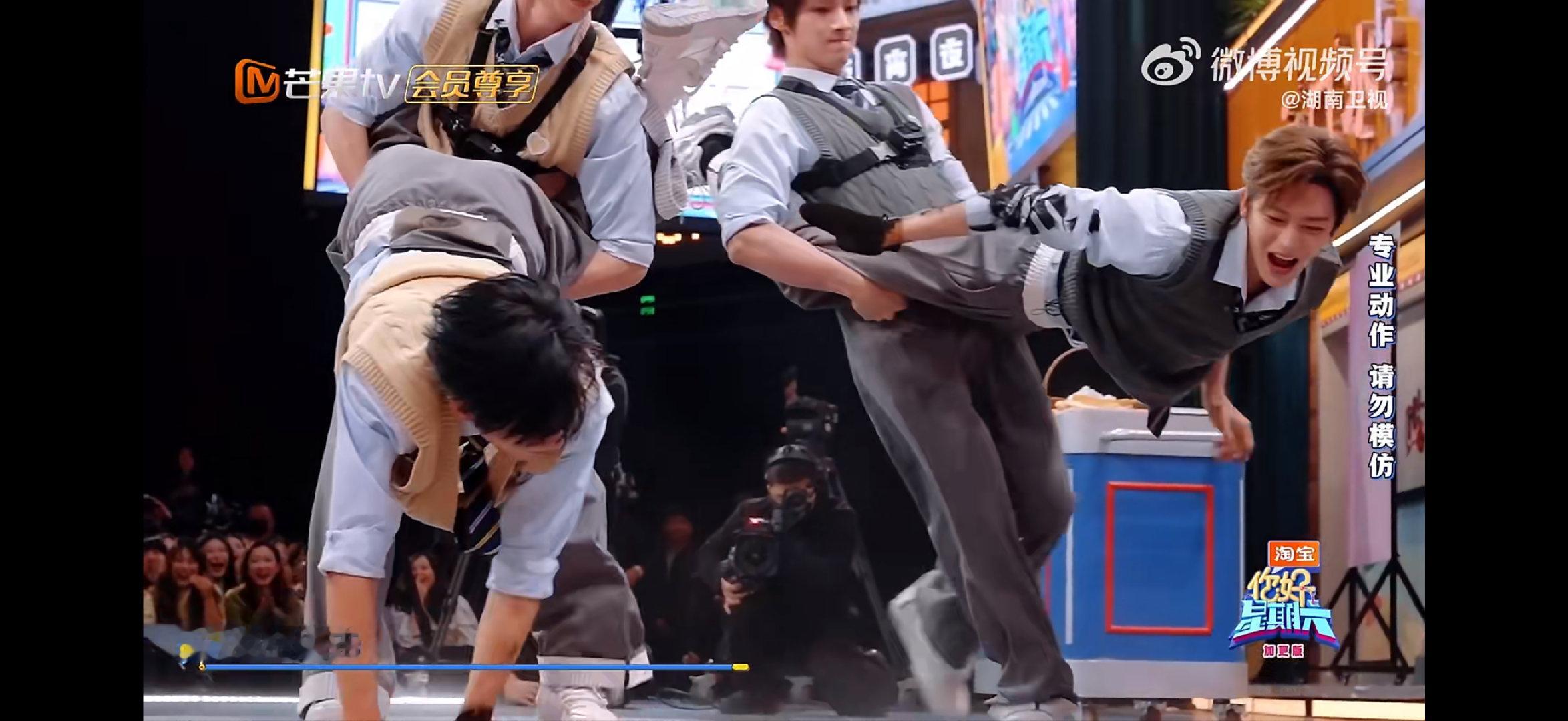 侯明昊侯明昊看得我one楞one楞的你好星期六 侯明昊盲盒角斗场超给力，核心力量