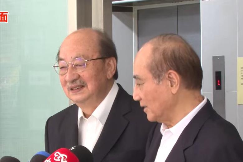 韩国瑜怒呛傅崐萁，全台哗然！

从昨天到今天，岛内朝野纷纷对韩国瑜在立法机构怒呛