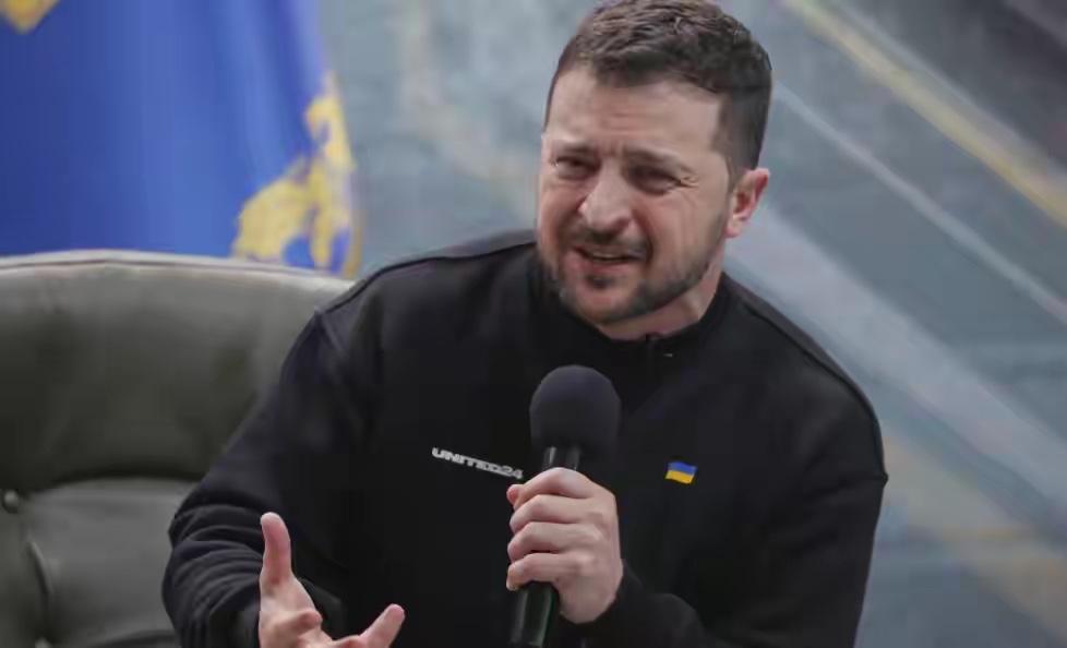 泽连斯基签署特种制裁令再次制裁中企！这厮裤子都提不起来了还不忘恶心我东大，泽连斯