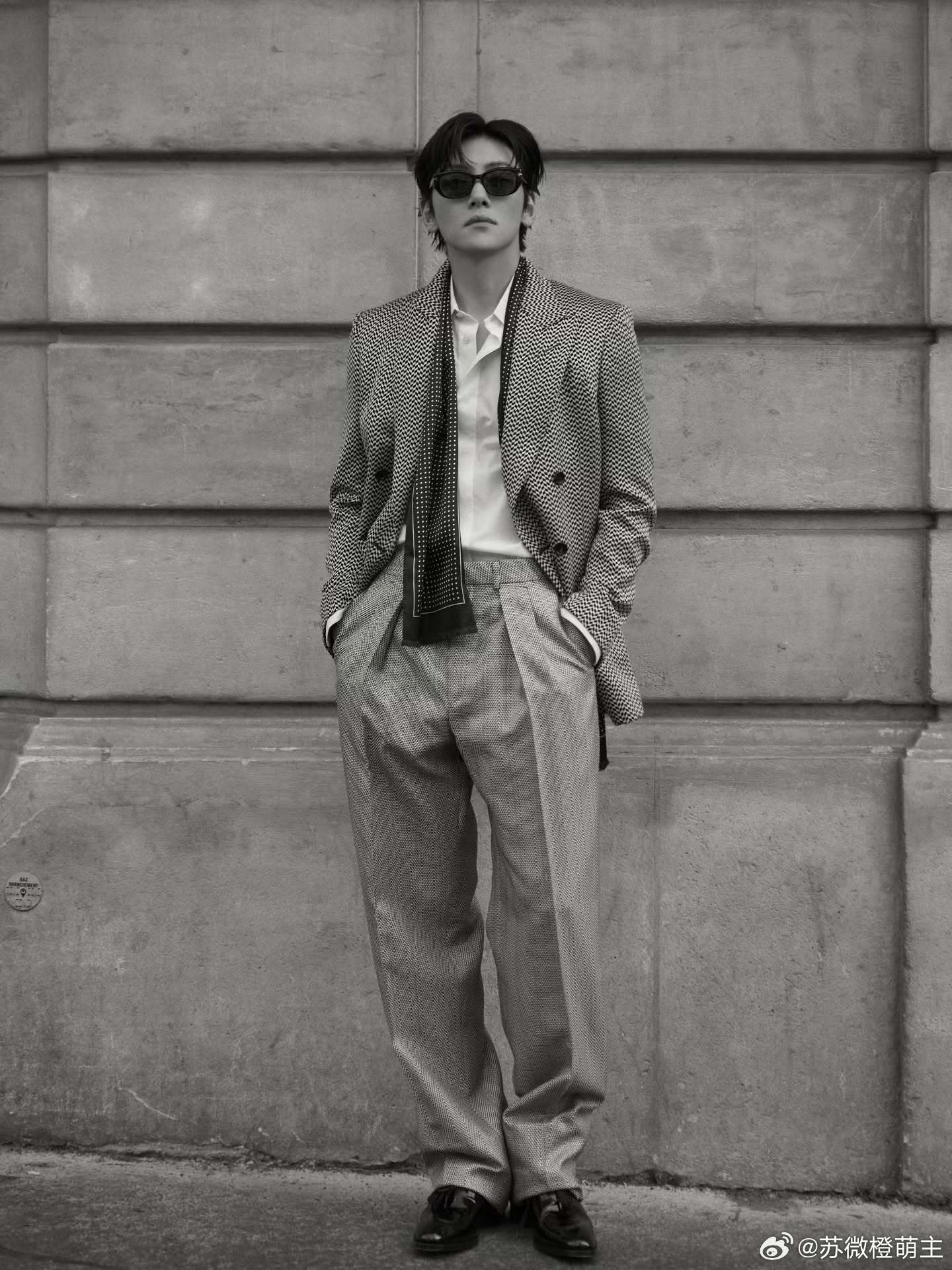 除了感叹我说不出别的池昌旭XTOMFORD巴黎时装周所属公司花絮照片 