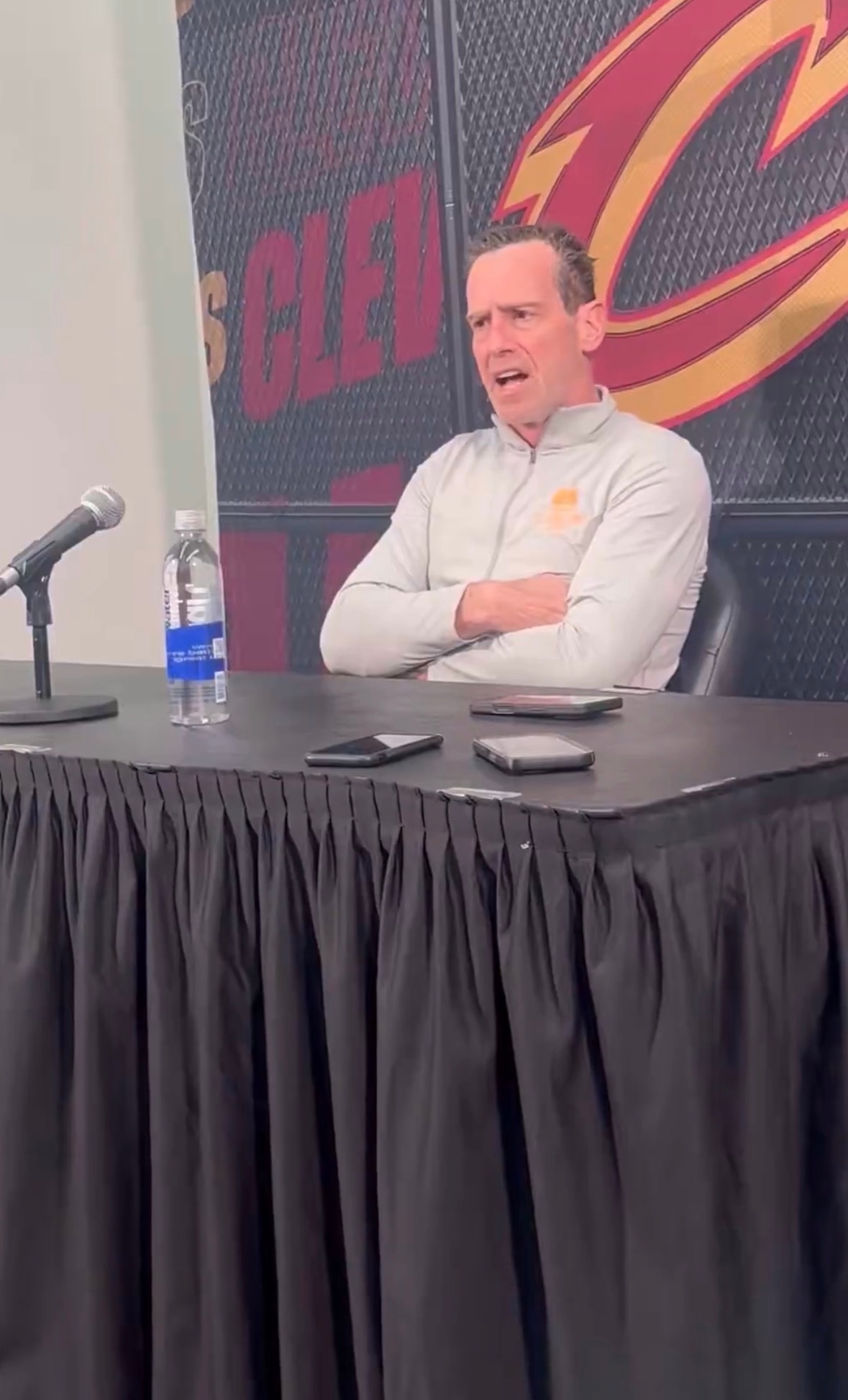 阿泰金森认为，骑士队引进哈登和施罗德的组合可能类似于独行侠队在2024年引进PJ