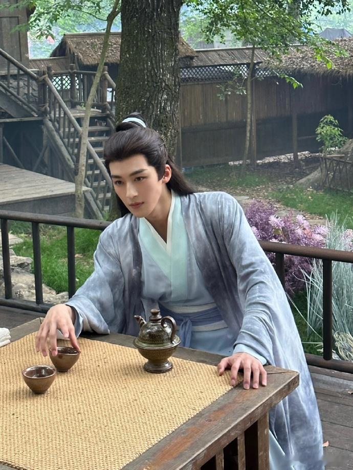 变成一颗小草🍃 ​​​