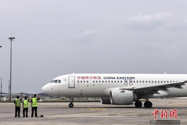 台湾欢呼，中国飞机来了！7月4日这天，春秋航空一架空客A320从宁波栎社起飞，两