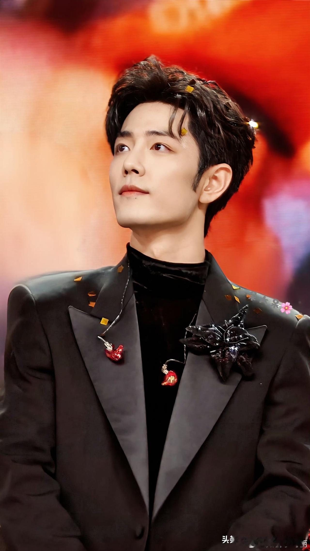 眼神对上立马握手肖战有的人生来就是哥哥他给王安宇递话筒的那一刻，我好像看到了这些