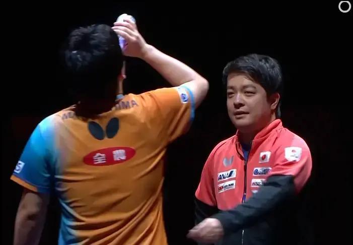 看一眼比分，1-3，我差点就把直播关了。
 
王楚钦这场球，赢得太“惊悚”。
 